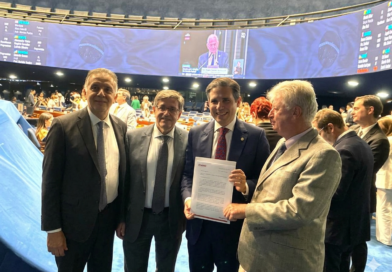 Presidente da Câmara recebe Instituto Mosap e Sinafresp e reforça análise sobre apensamento das PECs 6/2024 e 555/2006